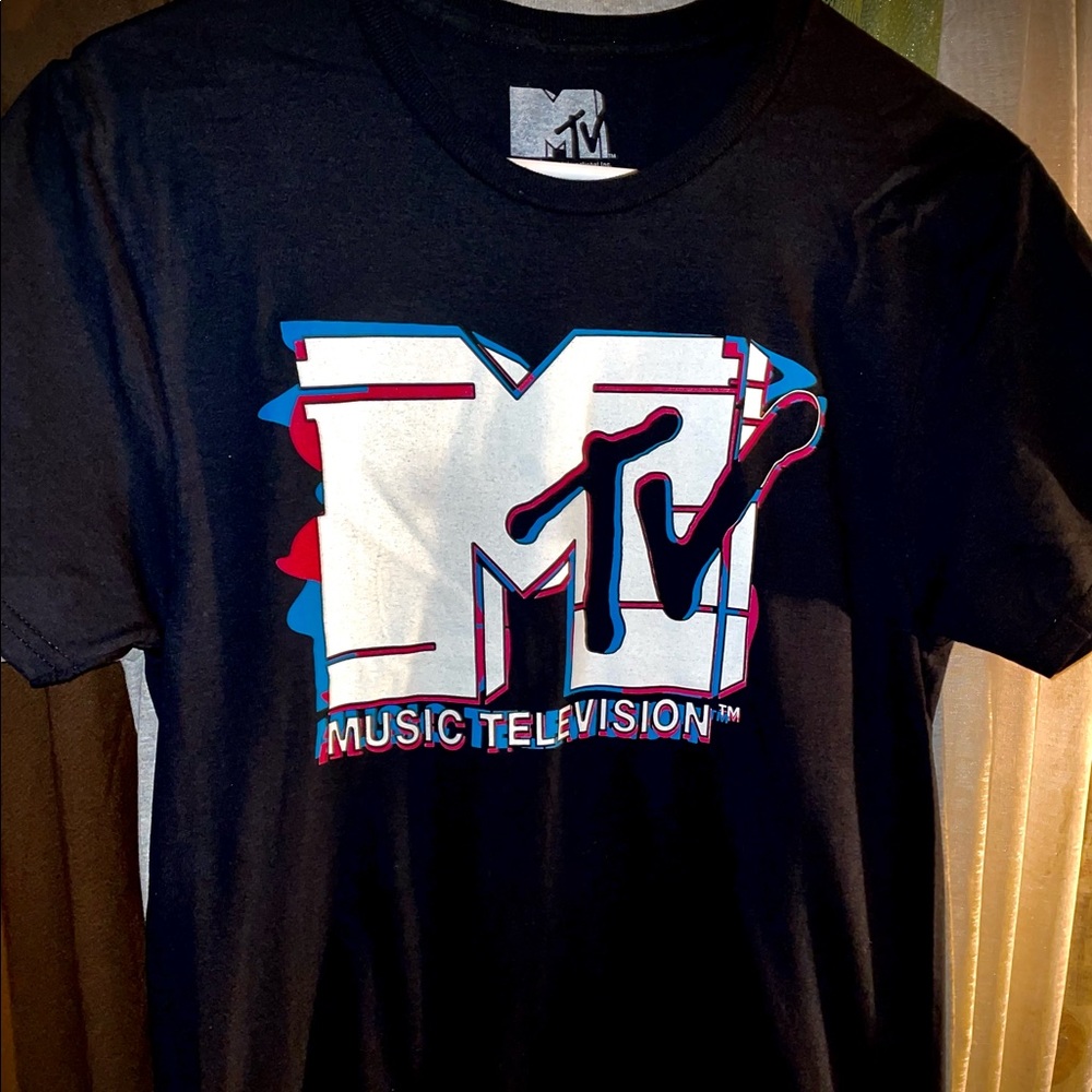 NWT MTV VINTAGE INSPIRED TEE...UNISEX SMALL